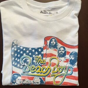 Hybrid Apparel White Beach Boys Tee. NWT 🇺🇸🎼🎤